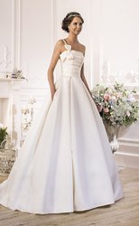 Однажды одетое свадебное платье американской марки Naviblue Bridal 